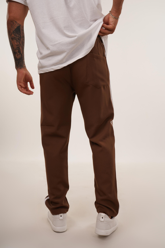 EŞOFMAN ALTI & JOGGERKahve Dokuma Kumaş Yandan Çift Çizgi Baggy Pant. KNG