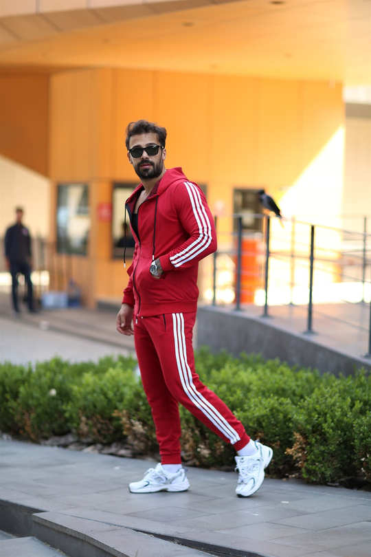 EŞOFMAN TAKIMI3 Şeritli Tam Fermuarlı Kırmızı Eşofman Takımı