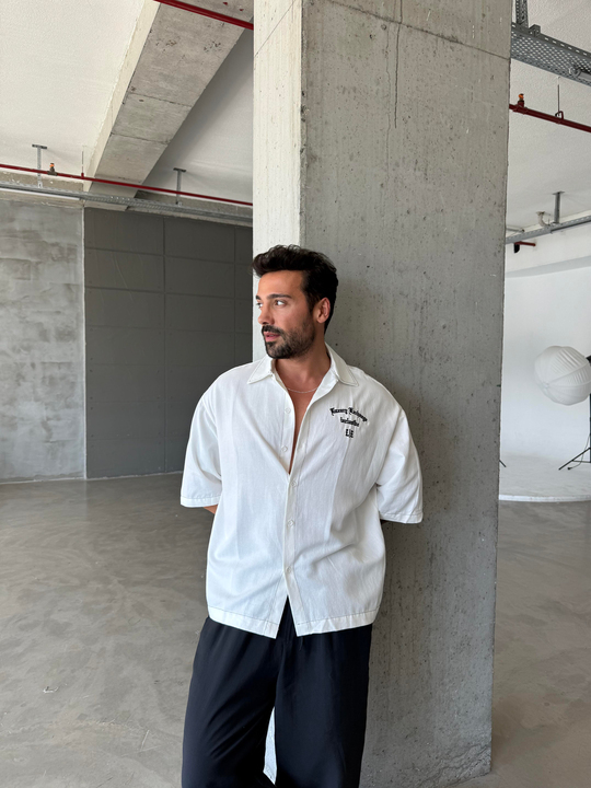 GÖMLEKEkru Göğüs Nakışlı Pamuk Boxy Gömlek PNC 2485