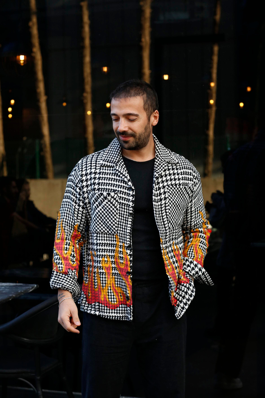 GÖMLEKSiyah Beyaz Alevli Baskılı Oversize Kesim Oduncu Gömlek PLZ-12