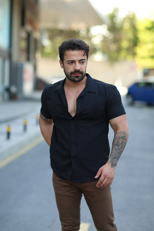GÖMLEKSiyah Kısakollu Keten Slim Fit Gömlek MSS