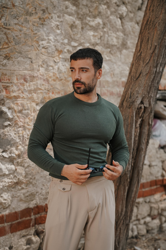 KIŞLIK KLASİK KOMBİNLERHaki Bisiklet Yaka Triko SC, Krem Tokalı Duble Paça Kumaş Pantolon W11 5035