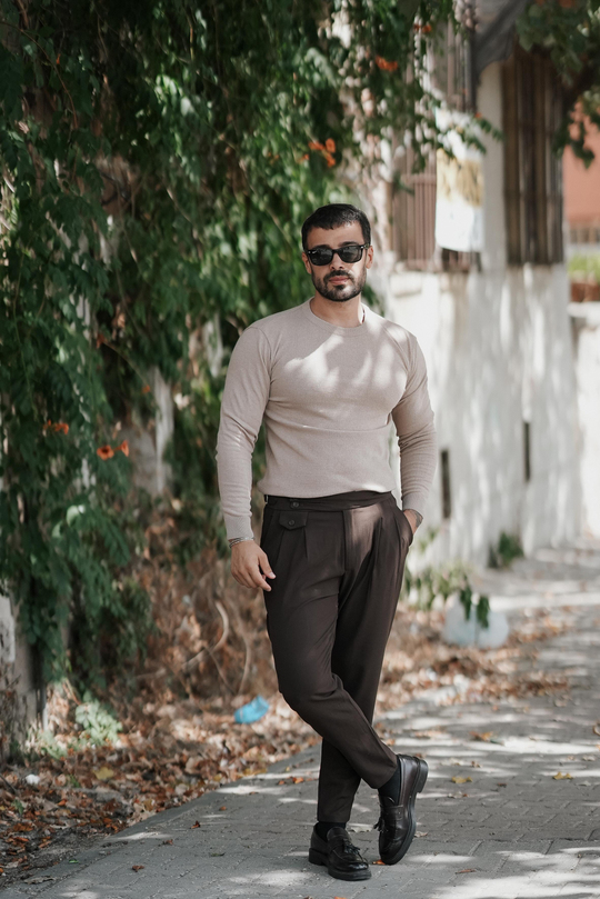 KIŞLIK KLASİK KOMBİNLERKrem Bisiklet Yaka Triko SC, Kahve Tokalı Duble Paça Kumaş Pantolon W11 5035