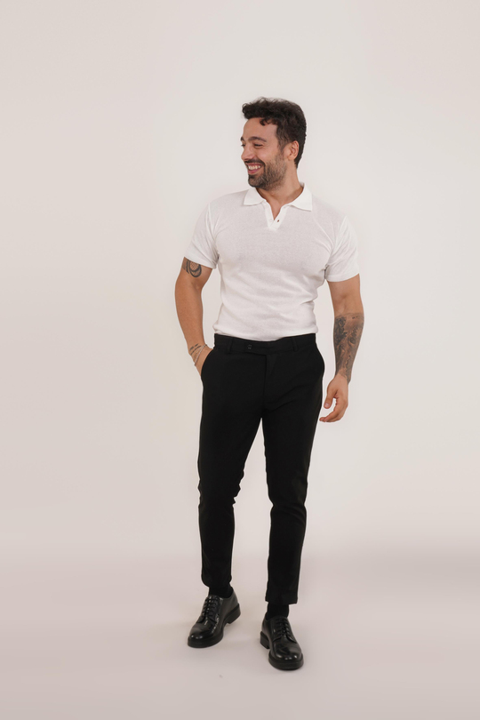 KOMBİNBeyaz Düz Polo Yaka Triko SC, Siyah Slim Fit Kumaş Pantolon KOMBİN