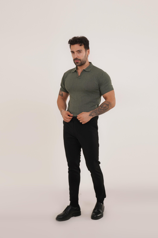 KOMBİNHaki Düz Polo Yaka Triko SC, Siyah Slim Fit Kumaş Pantolon KOMBİN