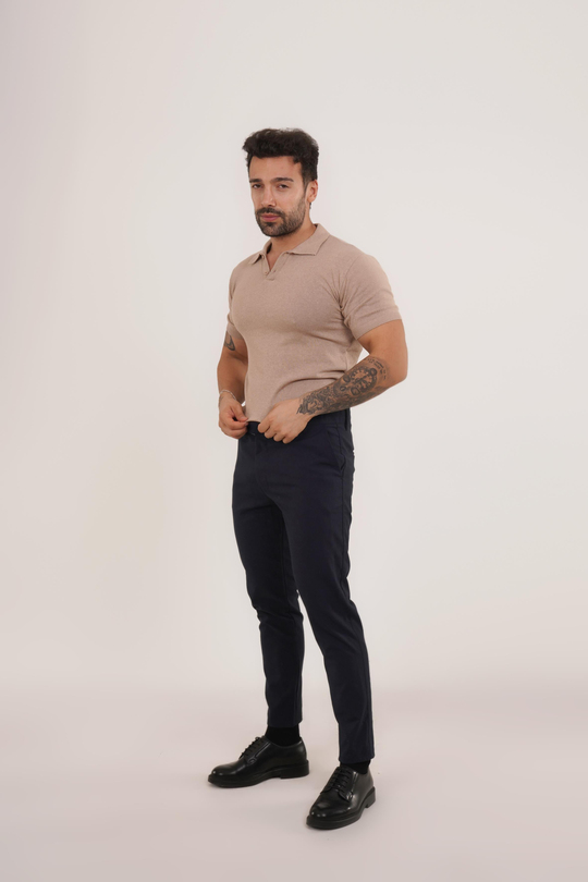 KOMBİNKrem Düz Polo Yaka Triko SC, Siyah Slim Fit Kumaş Pantolon KOMBİN
