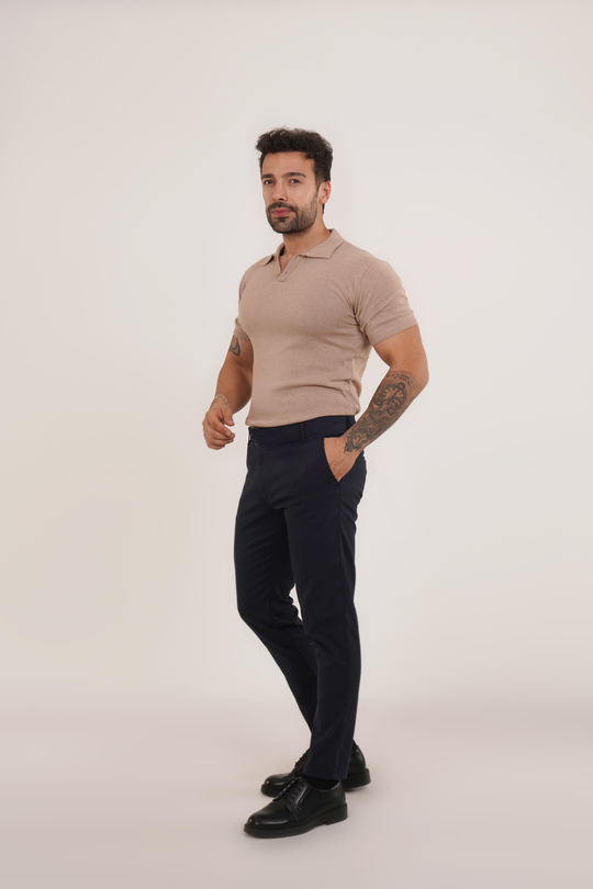 KOMBİNKrem Düz Polo Yaka Triko SC, Siyah Slim Fit Kumaş Pantolon KOMBİN