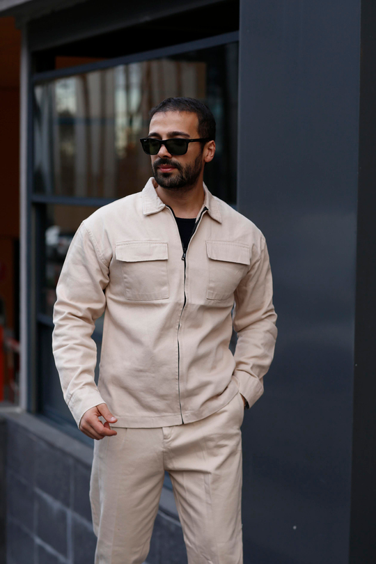KOMBİNKrem Gabardin Çift Göğüs Cepli Fermuarlı Gömlek , Krem Gabardin Double Paça İtalian Pantalon SNZ8353