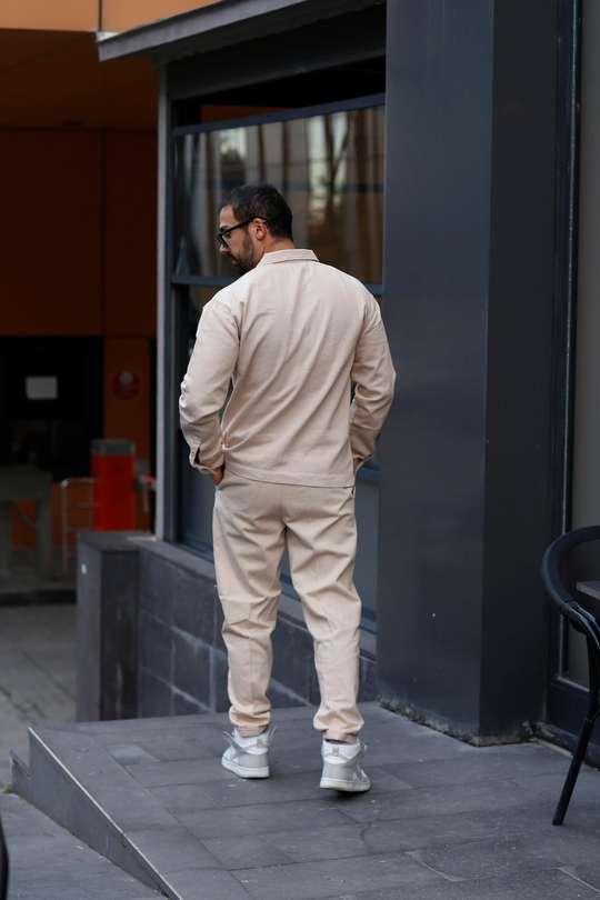 KOMBİNKrem Gabardin Çift Göğüs Cepli Fermuarlı Gömlek , Krem Gabardin Double Paça İtalian Pantalon SNZ8353