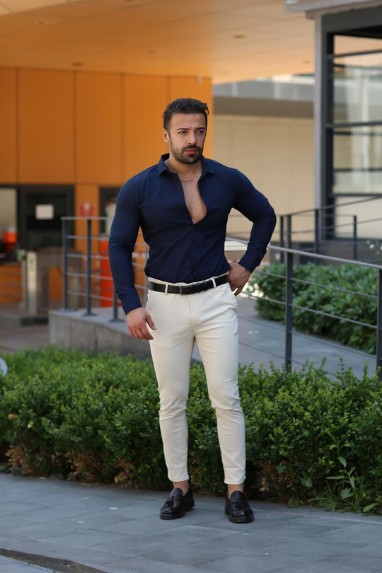 KOMBİNLacivert Klasik Gömlek, Açık Bej Slim Fir Kumaş Pantolon Kombin