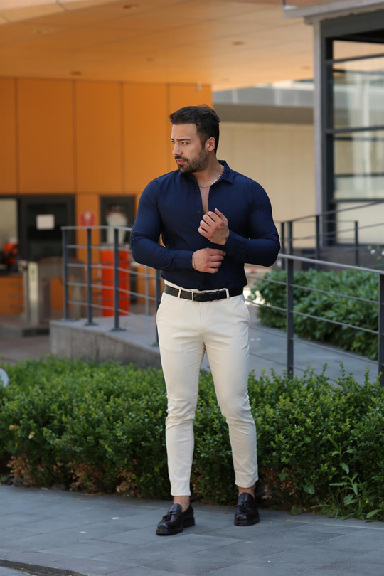 KOMBİNLacivert Klasik Gömlek, Açık Bej Slim Fir Kumaş Pantolon Kombin