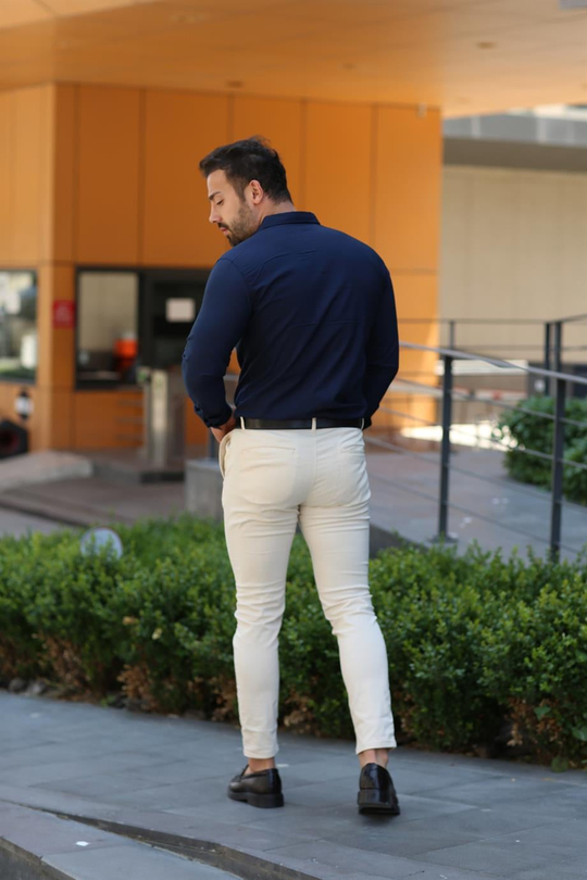 KOMBİNLacivert Klasik Gömlek, Açık Bej Slim Fir Kumaş Pantolon Kombin