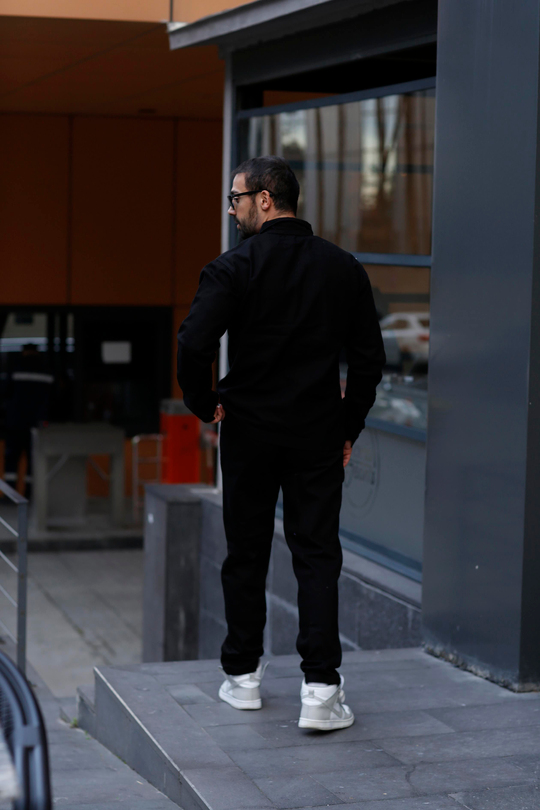 KOMBİNSiyah Gabardin Çift Göğüs Cepli Fermuarlı Gömlek , Siyah Gabardin Double Paça İtalian Pantalon SNZ8353