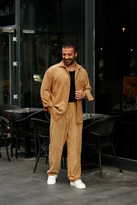 KOMBİNTaba Polo Yaka Kadife Oversize Yüksek Kalite Gömlek SNZ 8341,  Taba Kadife Bol Kalıp Normal Paça Yüksek Kalite Kadife Pantolon 8340
