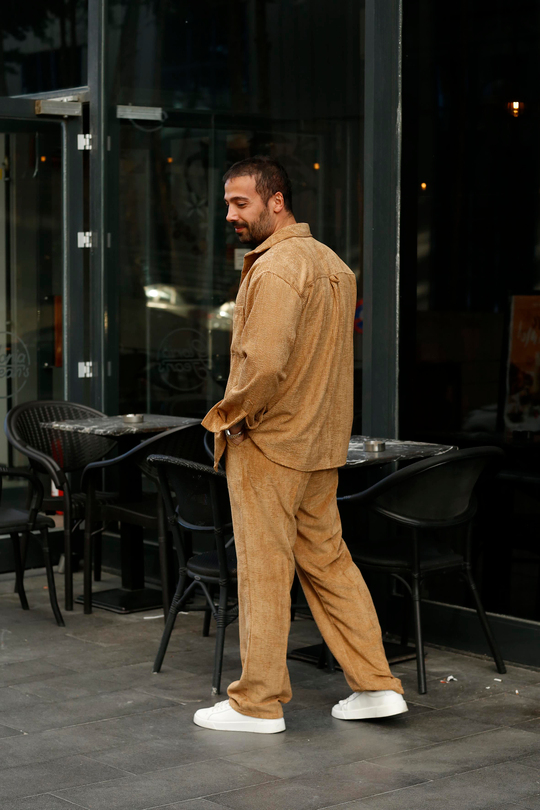 KOMBİNTaba Polo Yaka Kadife Oversize Yüksek Kalite Gömlek SNZ 8341,  Taba Kadife Bol Kalıp Normal Paça Yüksek Kalite Kadife Pantolon 8340