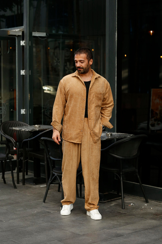 KOMBİNTaba Polo Yaka Kadife Oversize Yüksek Kalite Gömlek SNZ 8341,  Taba Kadife Bol Kalıp Normal Paça Yüksek Kalite Kadife Pantolon 8340
