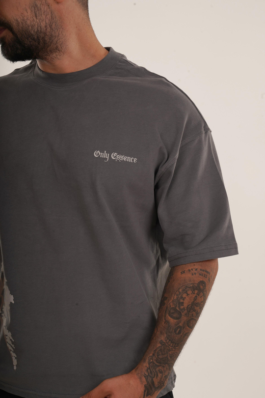 OVERSİZE T-SHİRTAntrasit Göğüs Only Essence Baskılı Compak Pamuk Oversize TSHİRT EST E70146