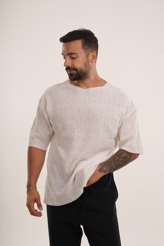 OVERSİZE T-SHİRTEcru Pis Kesim Delikli Oversize TSHİRT EST E70156