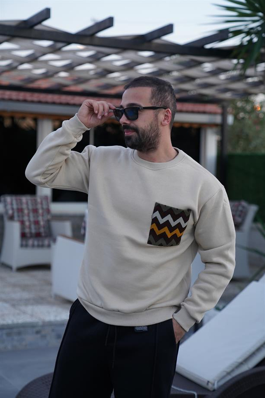 SWEATSHİRTBej 3 İplik Göğüs Cep Motif Desenli Bisiklet Yaka Sweatshirt SNZ 8327
