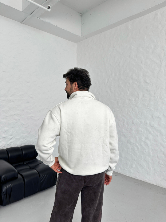 SWEATSHİRTBeyaz Yıkamalı Düz Polo Yaka Sweatshirt PLZ