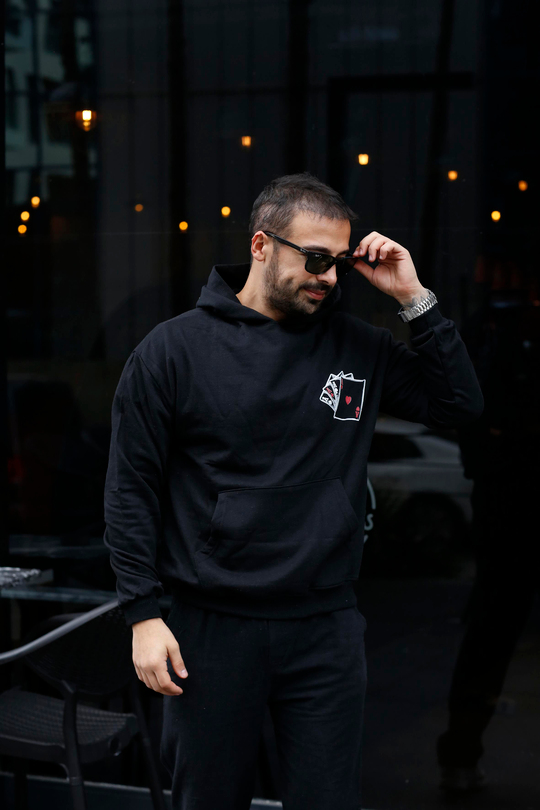 SWEATSHİRTSiyah 2 İplik İskambil Baskılı Kapşonlu Sweatshirt TB