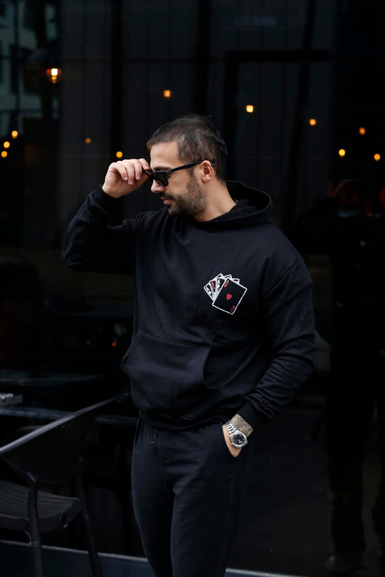 SWEATSHİRTSiyah 2 İplik İskambil Baskılı Kapşonlu Sweatshirt TB