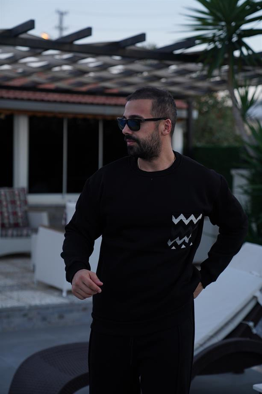 SWEATSHİRTSiyah 3 İplik Göğüs Cep Motif Desenli Bisiklet Yaka Sweatshirt SNZ 8327
