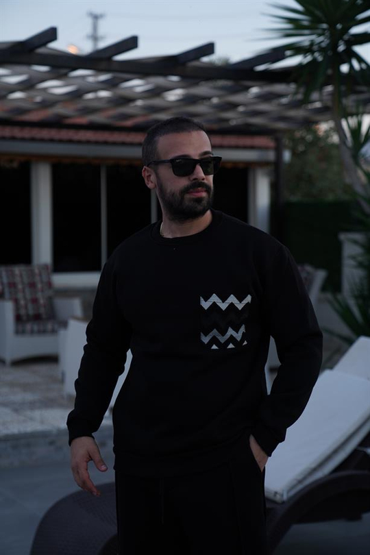 SWEATSHİRTSiyah 3 İplik Göğüs Cep Motif Desenli Bisiklet Yaka Sweatshirt SNZ 8327