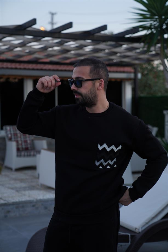 SWEATSHİRTSiyah 3 İplik Göğüs Cep Motif Desenli Bisiklet Yaka Sweatshirt SNZ 8327