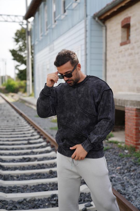 SweatSiyah 3 İplik Parçalı Yıkamalı Bisiklet Yaka Sweatshirt PLZ