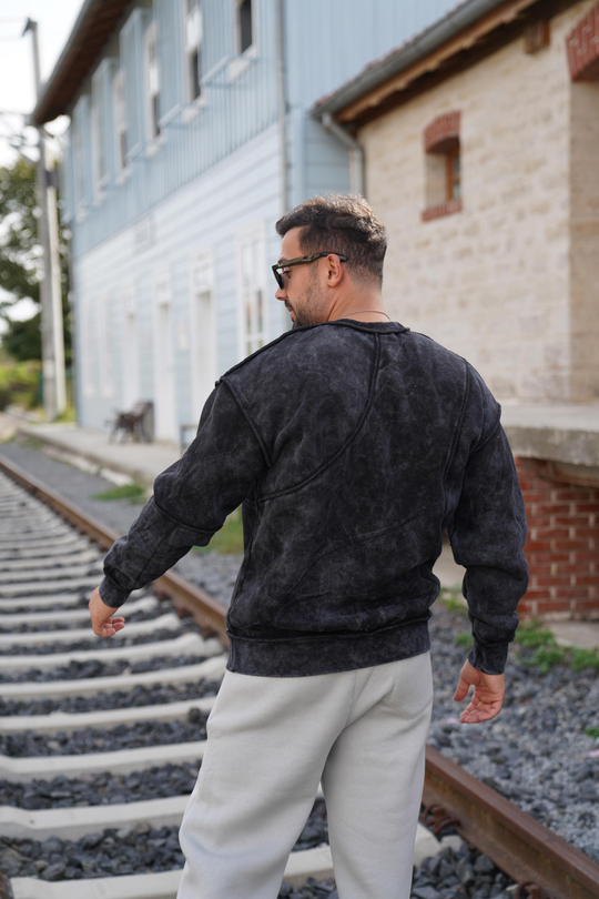 SweatSiyah 3 İplik Parçalı Yıkamalı Bisiklet Yaka Sweatshirt PLZ