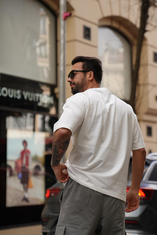 T-SHİRTBeyaz 2 İplik Renkli Manken Baskılı Oversize T-Shirt MHL