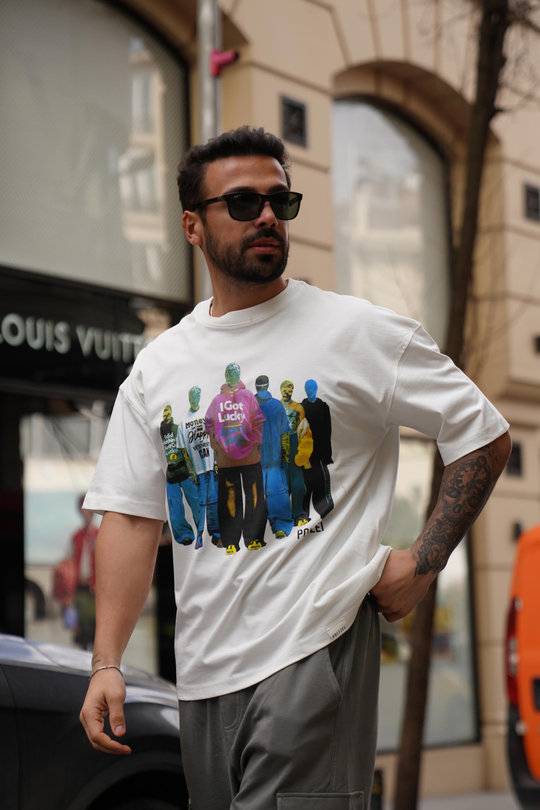 T-SHİRTBeyaz 2 İplik Renkli Manken Baskılı Oversize T-Shirt MHL