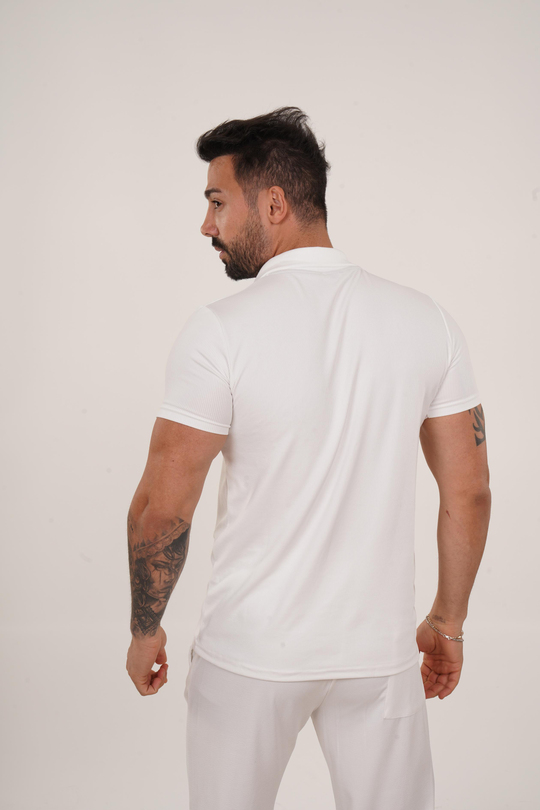 T-SHİRTBeyaz Burgu Polo Yaka Fermuarlı T-Shirt TB
