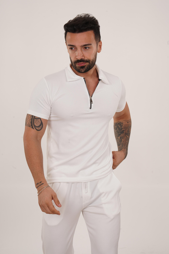 T-SHİRTBeyaz Burgu Polo Yaka Fermuarlı T-Shirt TB