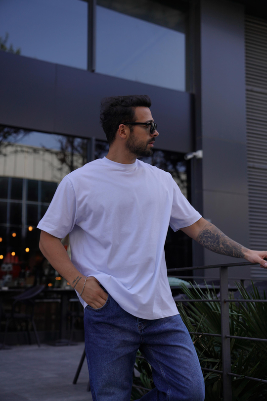 T-SHİRTBeyaz Compak Düz Oversize T-Shirt SNZ