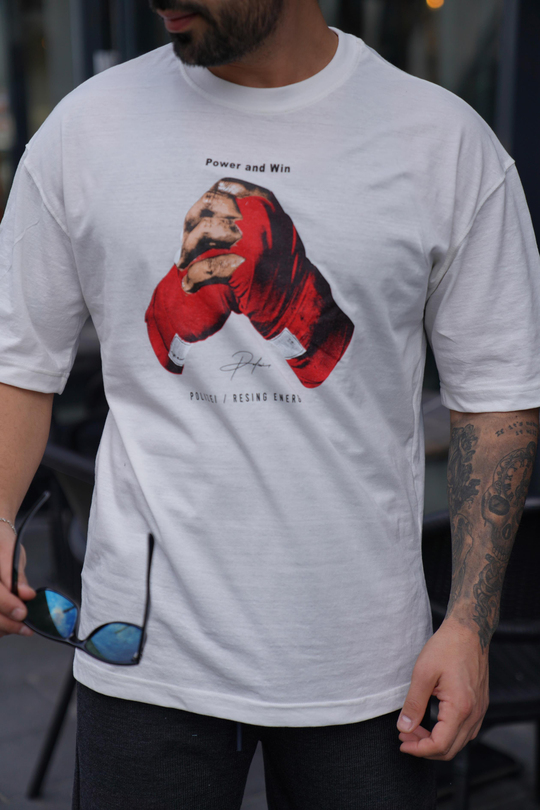 T-SHİRTBeyaz Eldiven Baskılı Oversize T-Shirt VSK
