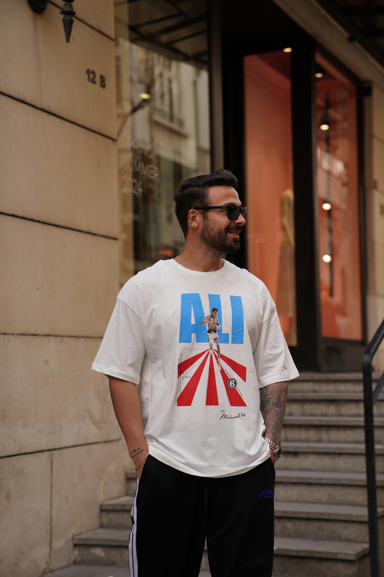 T-SHİRTBeyaz Muhammed Ali Baskılı Oversize T-Shirt VMS 302636