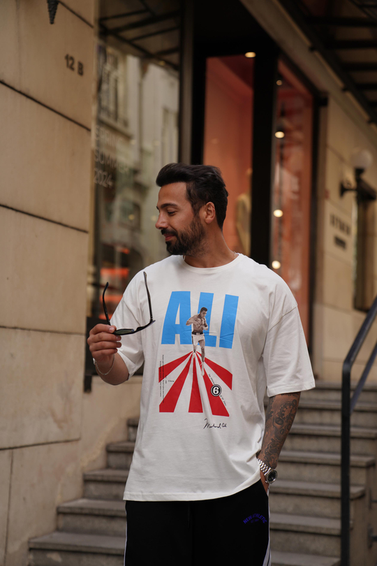 T-SHİRTBeyaz Muhammed Ali Baskılı Oversize T-Shirt VMS 302636