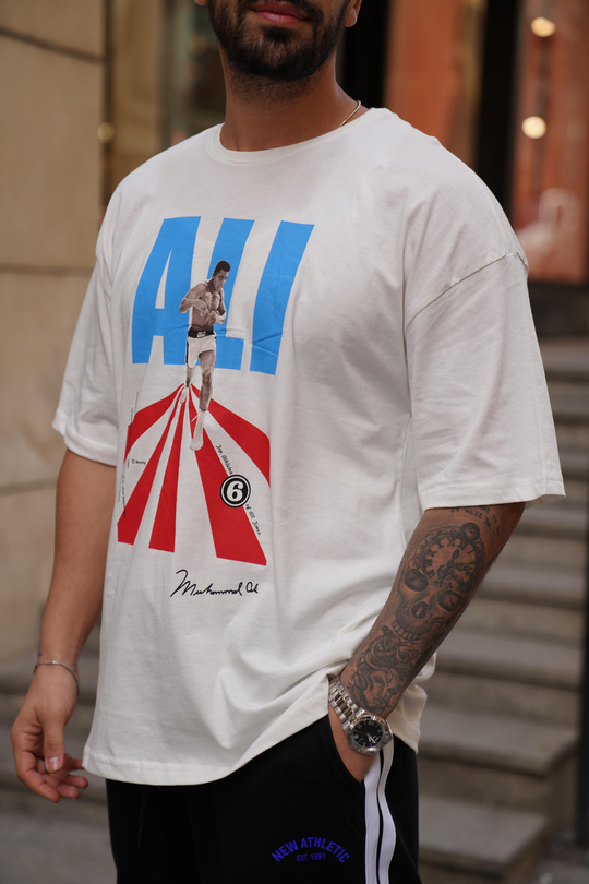 T-SHİRTBeyaz Muhammed Ali Baskılı Oversize T-Shirt VMS 302636