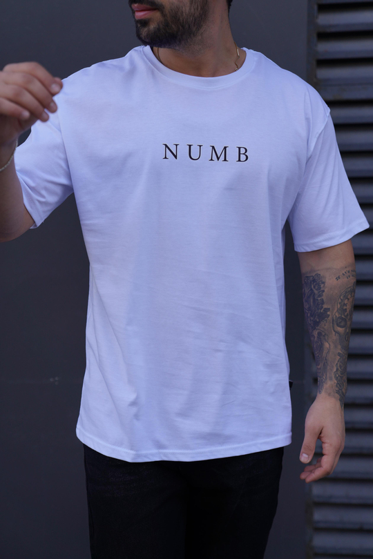 T-SHİRTBeyaz Numb Baskılı Oversize T-Shirt TK