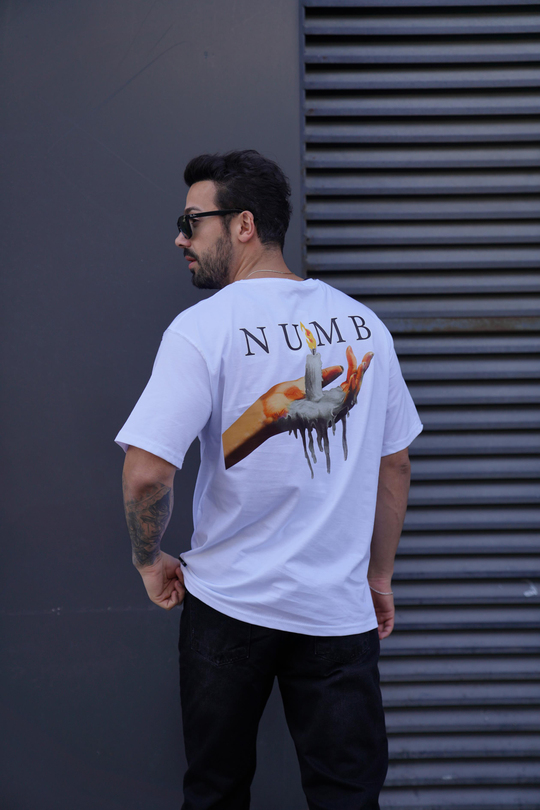 T-SHİRTBeyaz Numb Baskılı Oversize T-Shirt TK