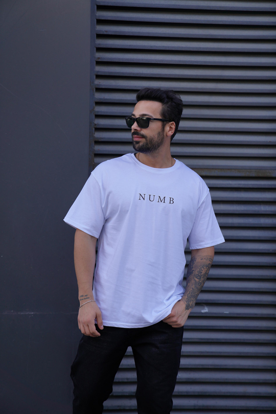 T-SHİRTBeyaz Numb Baskılı Oversize T-Shirt TK