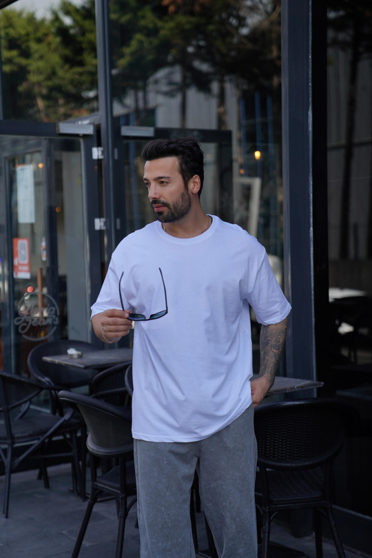 T-SHİRTBeyaz Oversize T-Shirt TK 1012