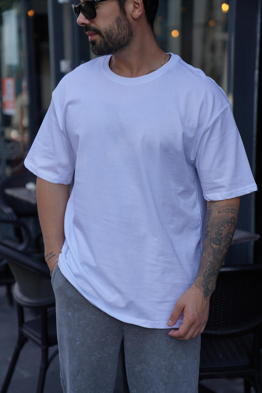 T-SHİRTBeyaz Oversize T-Shirt TK 1012