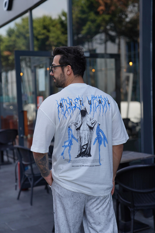 T-SHİRTBeyaz RİTUAL Baskılı Oversize T-Shirt VSK