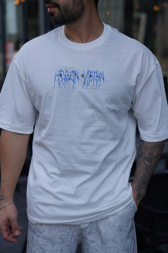 T-SHİRTBeyaz RİTUAL Baskılı Oversize T-Shirt VSK
