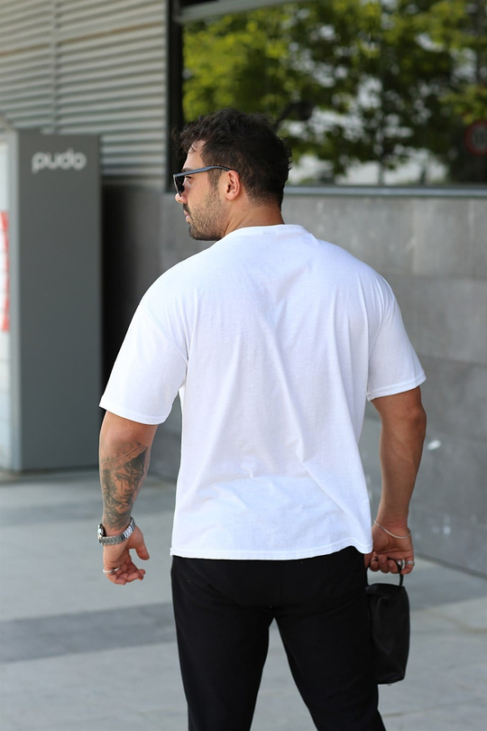 T-SHİRTBeyaz Simpson Baskılı Oversize T-shirt