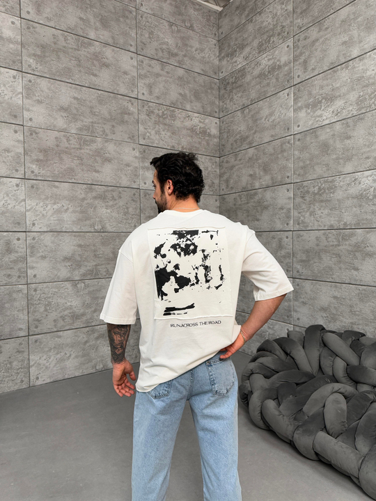 T-SHİRTBeyaz The Road Göğüs Sırt Baskılı Compak Oversize T-Shirt PNC