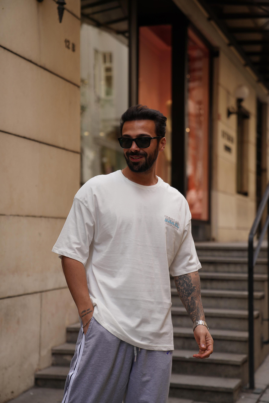 T-SHİRTBeyaz Think Less Oversize T-Shirt VMS 30202